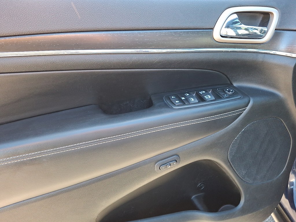 Thumbnail: 2014 Jeep Grand Cherokee - 15