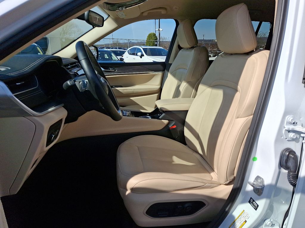 2022 Jeep Grand Cherokee L Limited Edition 7
