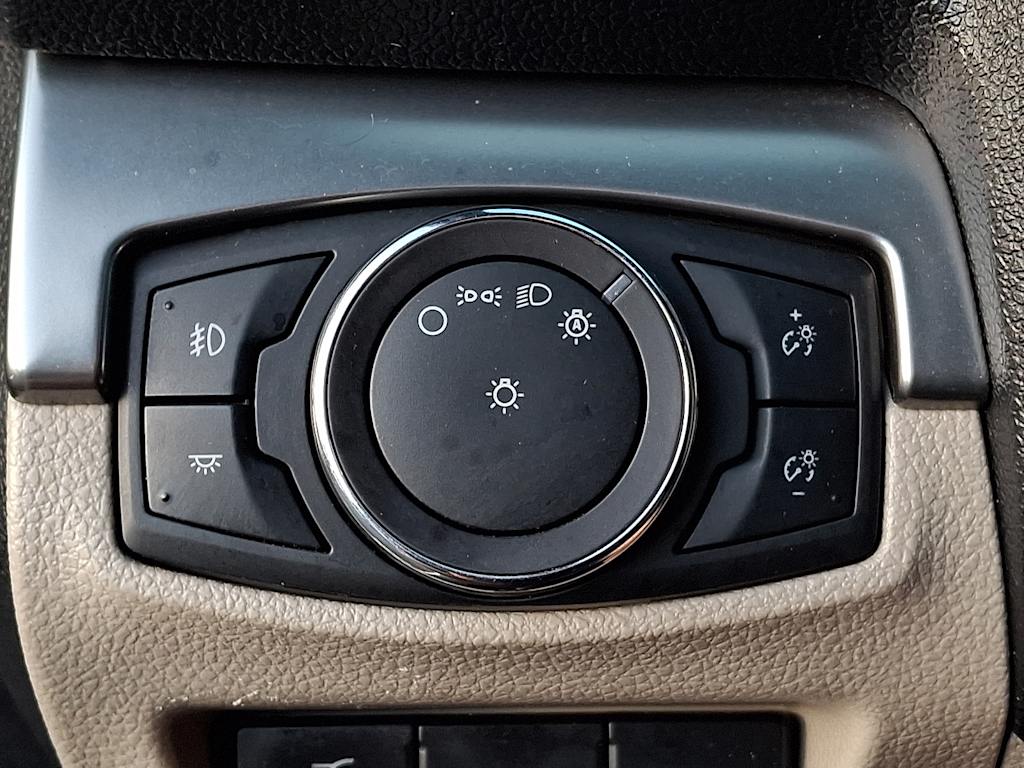 Thumbnail: 2018 Ford Explorer - 25