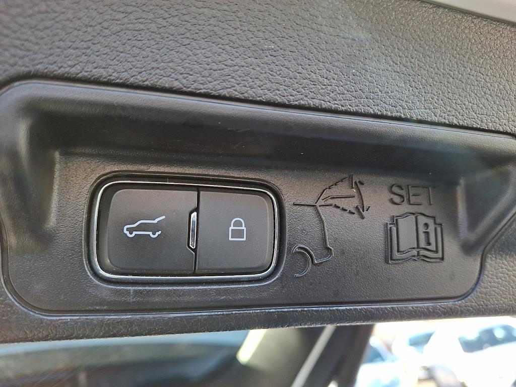 Thumbnail: 2021 Ford Explorer - 29