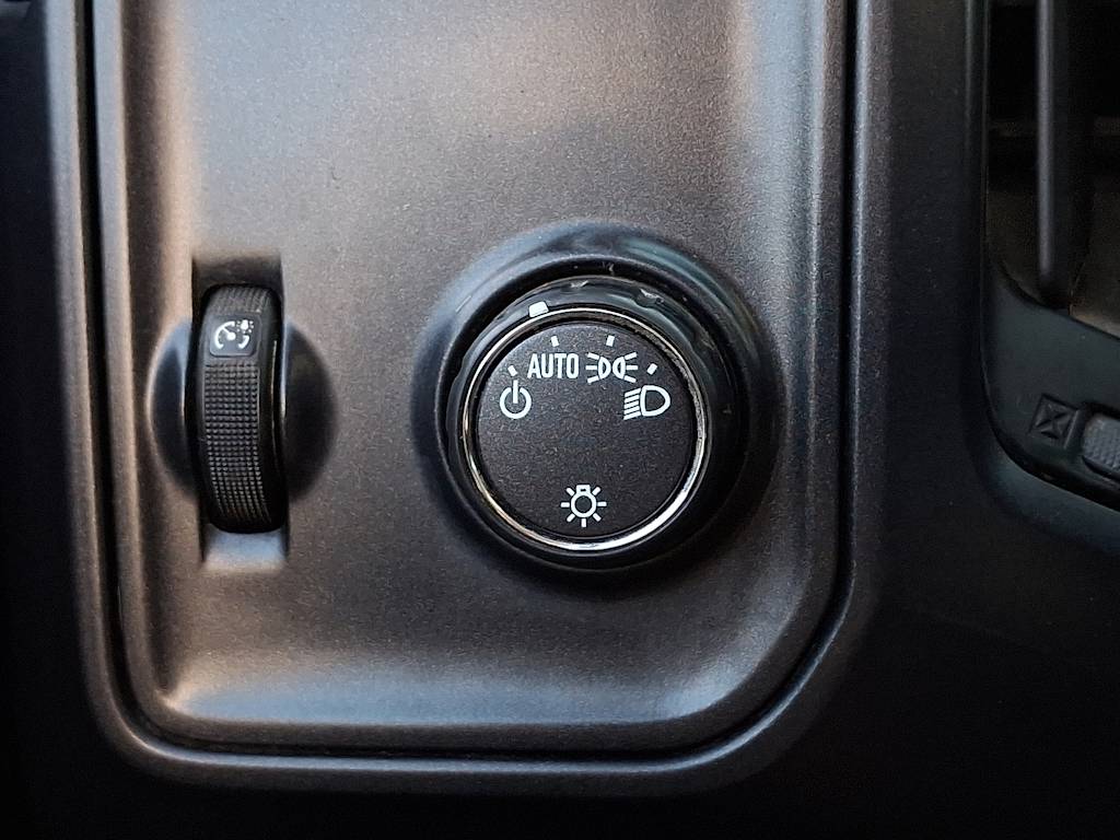 Thumbnail: 2018 Chevrolet Silverado 1500 - 23