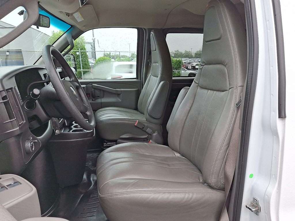 Thumbnail: 2022 GMC Savana - 8