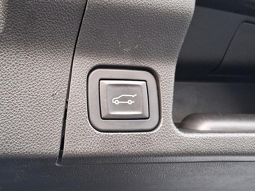 Thumbnail: 2018 GMC Acadia - 28