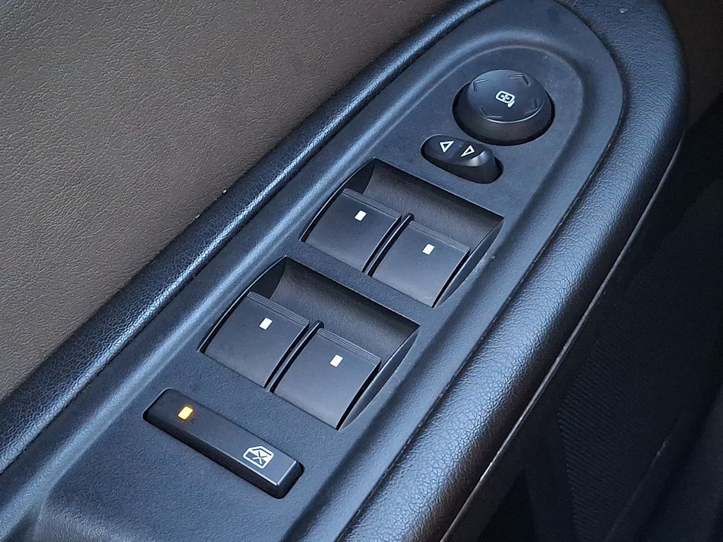 Thumbnail: 2015 GMC Acadia - 25