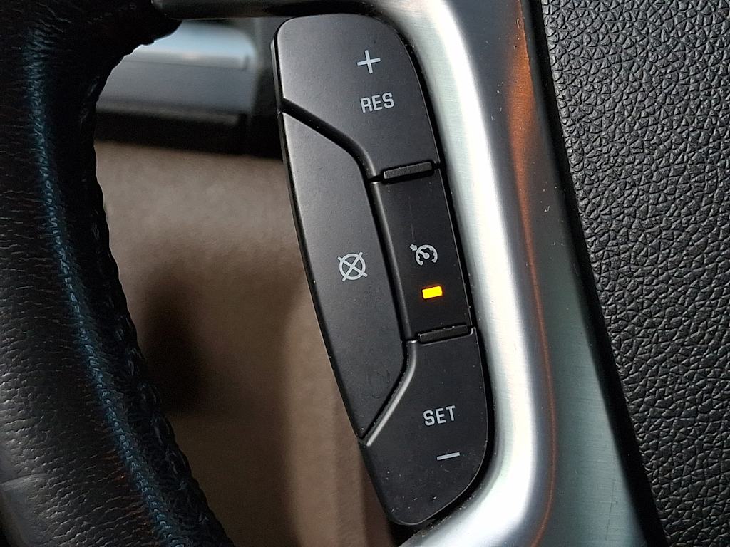 Thumbnail: 2015 GMC Acadia - 21
