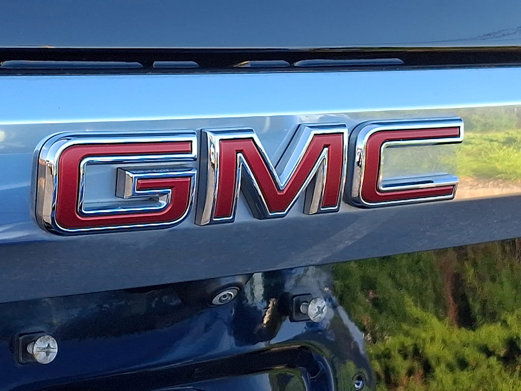 Thumbnail: 2023 GMC Yukon XL - 32