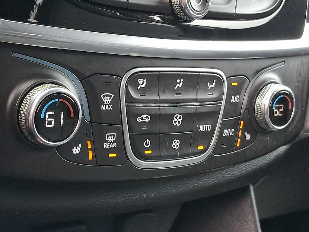 Thumbnail: 2020 Chevrolet Traverse - 19