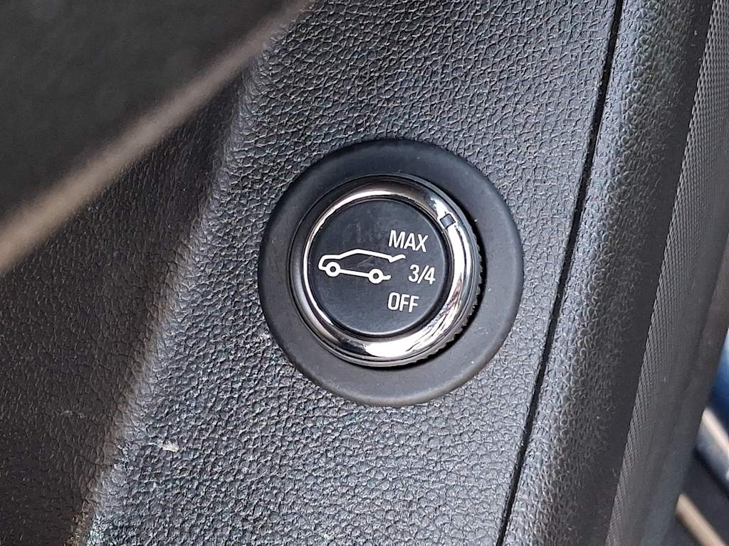Thumbnail: 2023 Chevrolet Traverse - 25