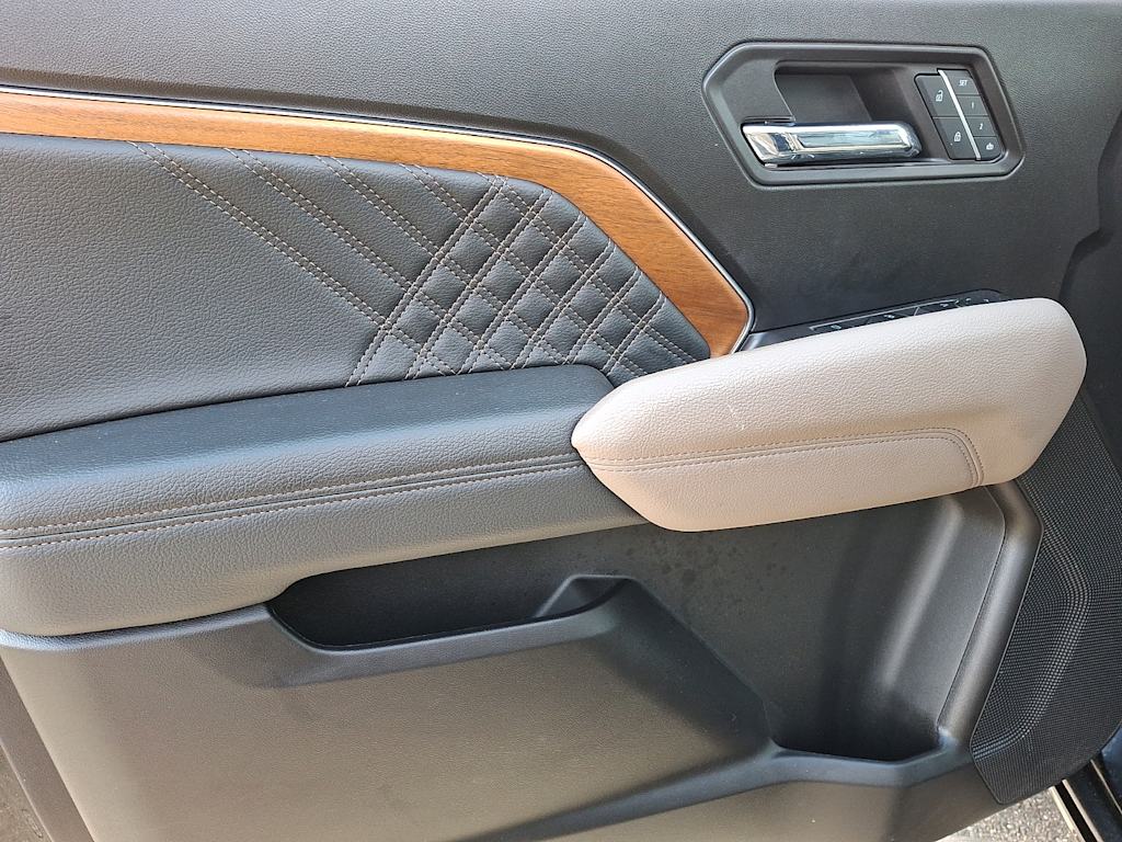 Thumbnail: 2023 GMC Canyon - 16