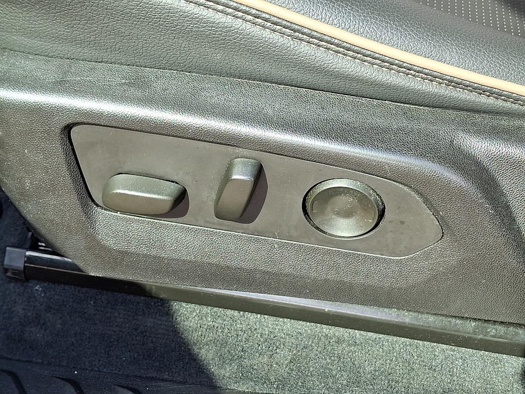 Thumbnail: 2023 GMC Canyon - 17