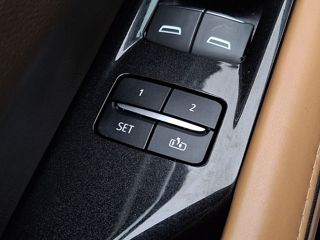 Thumbnail: 2023 Cadillac Escalade - 29