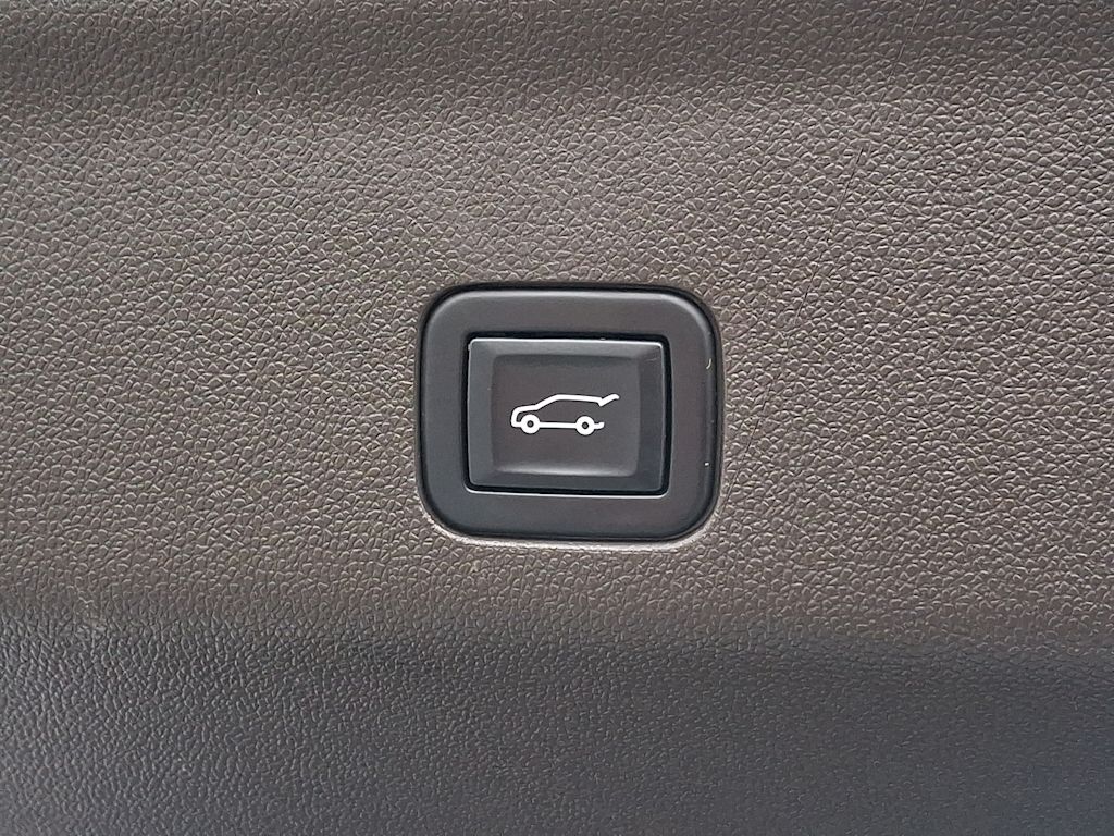 Thumbnail: 2023 Cadillac Escalade - 30