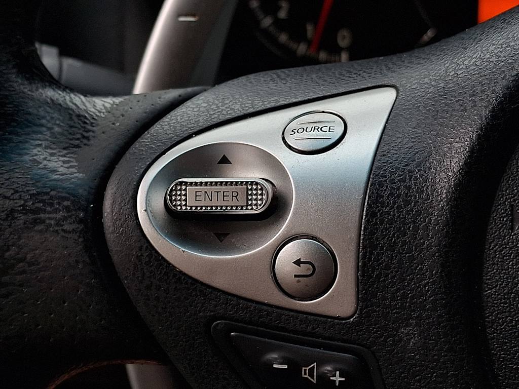 Thumbnail: 2010 Nissan Maxima - 21