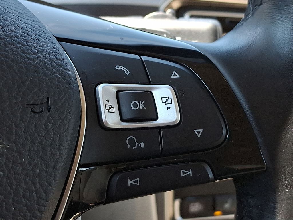 2018 Volkswagen Passat R-Line 24