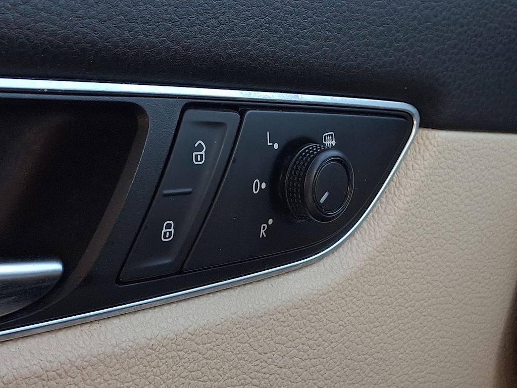 2018 Volkswagen Passat R-Line 27