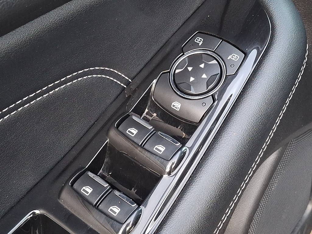 Thumbnail: 2017 Ford Edge - 27