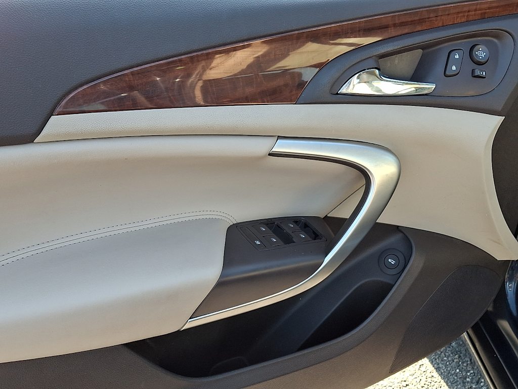 Thumbnail: 2014 Buick Regal - 17