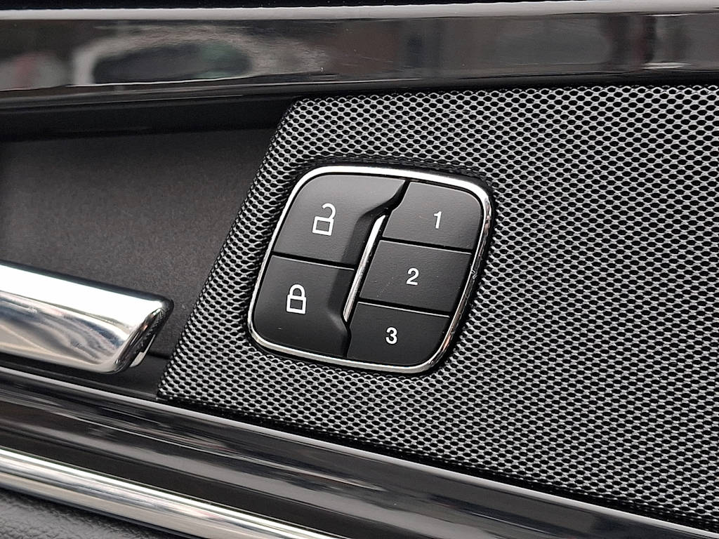 Thumbnail: 2023 Lincoln Nautilus - 24