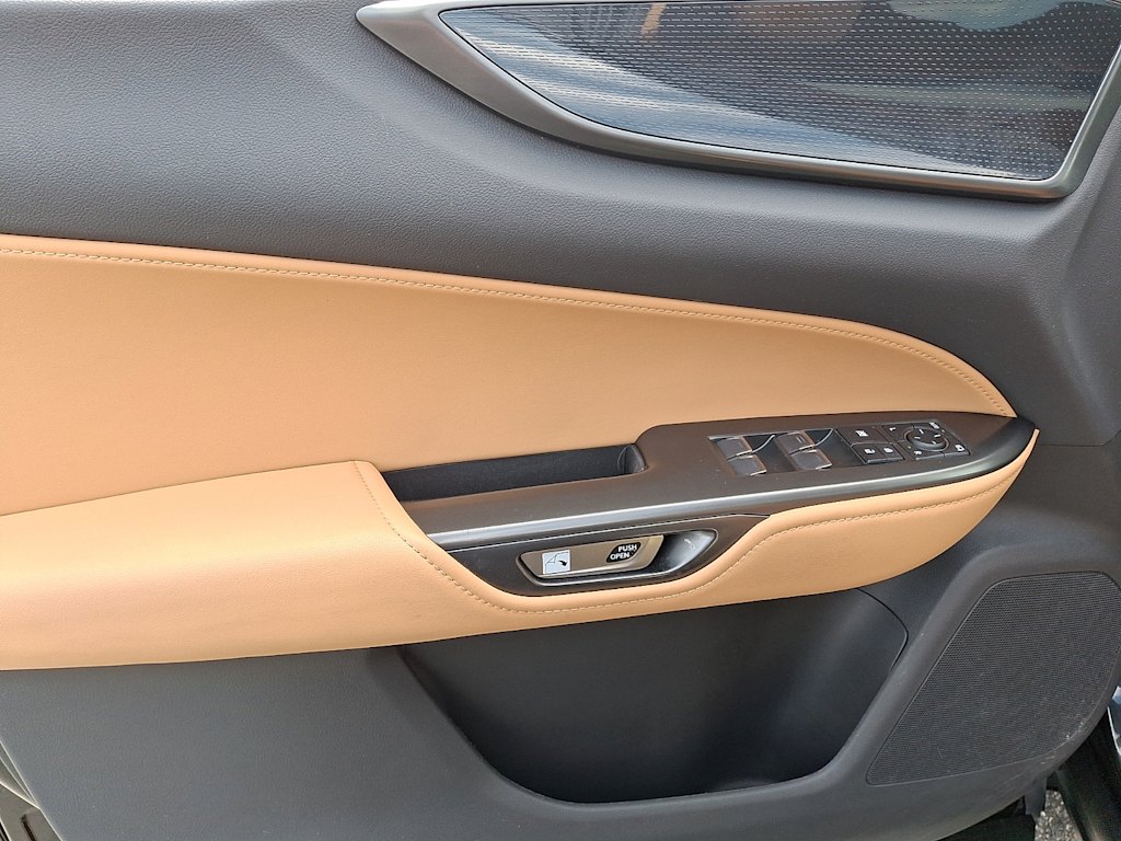 Thumbnail: 2024 Lexus ES - 17