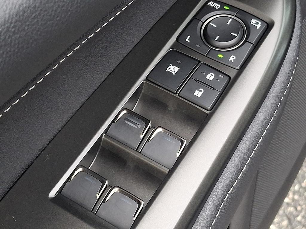 Thumbnail: 2024 Lexus ES - 28