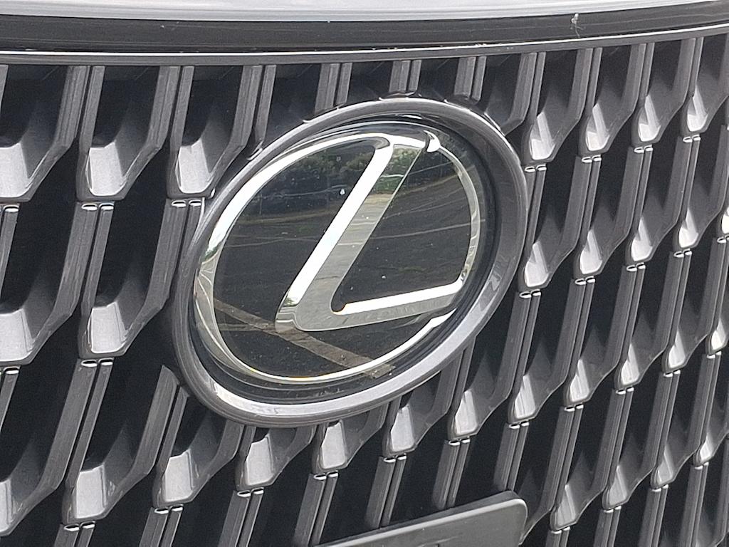 Thumbnail: 2024 Lexus ES - 8