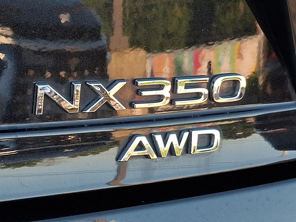 Thumbnail: 2025 Lexus ES - 4