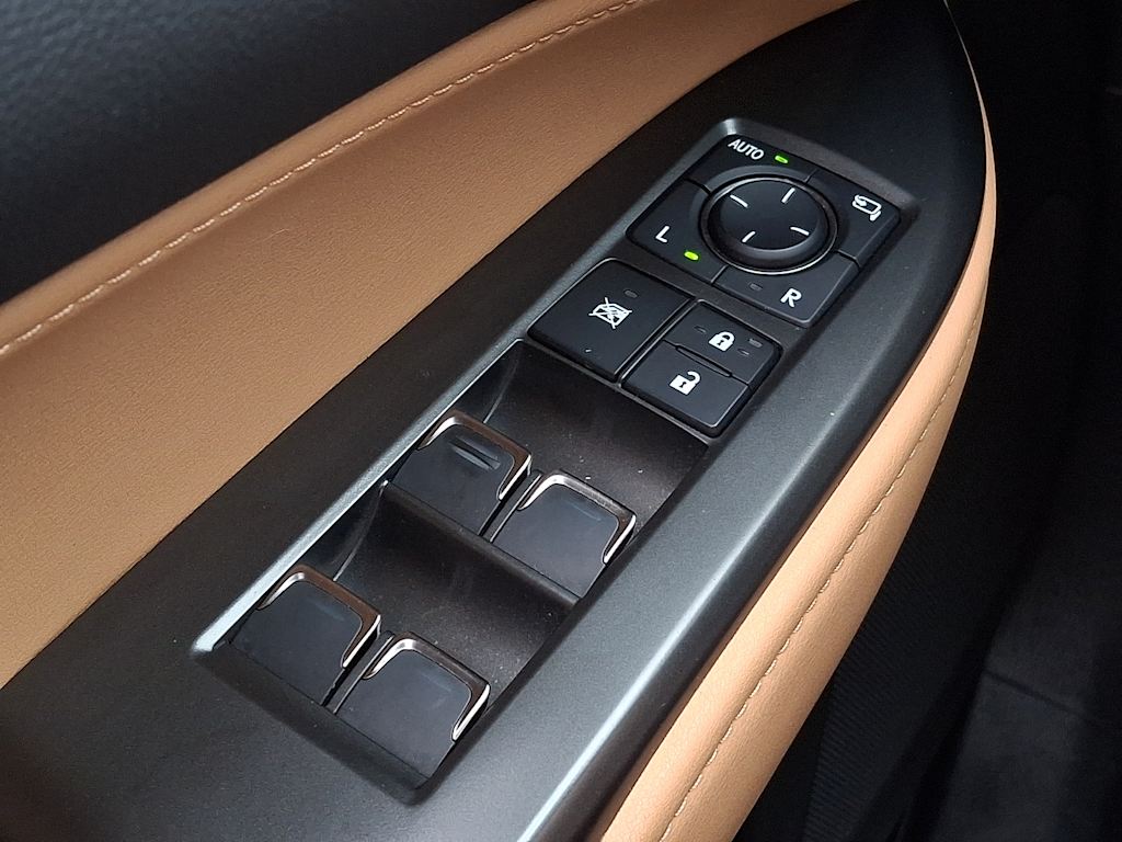 Thumbnail: 2024 Lexus ES - 25