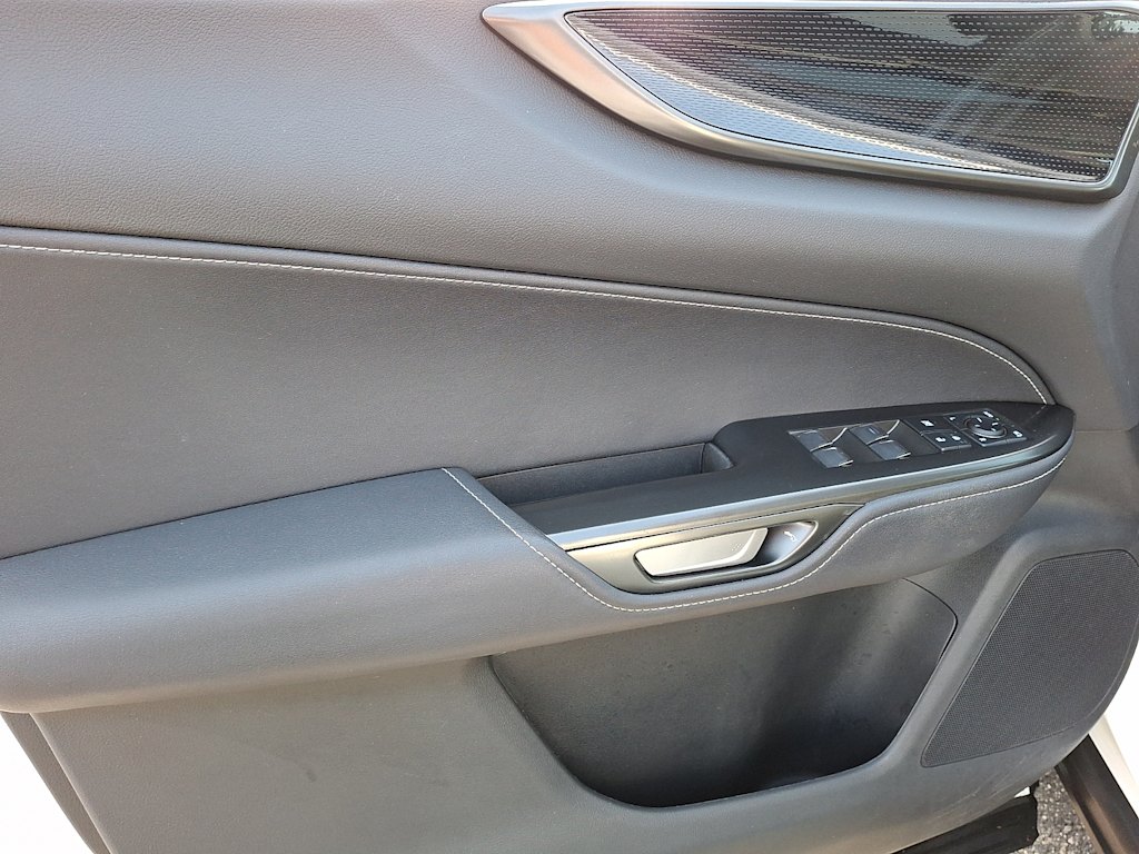 Thumbnail: 2024 Lexus ES - 16