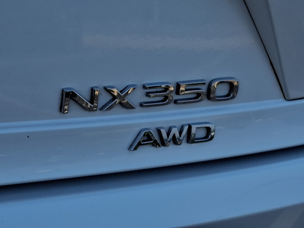 Thumbnail: 2024 Lexus ES - 6