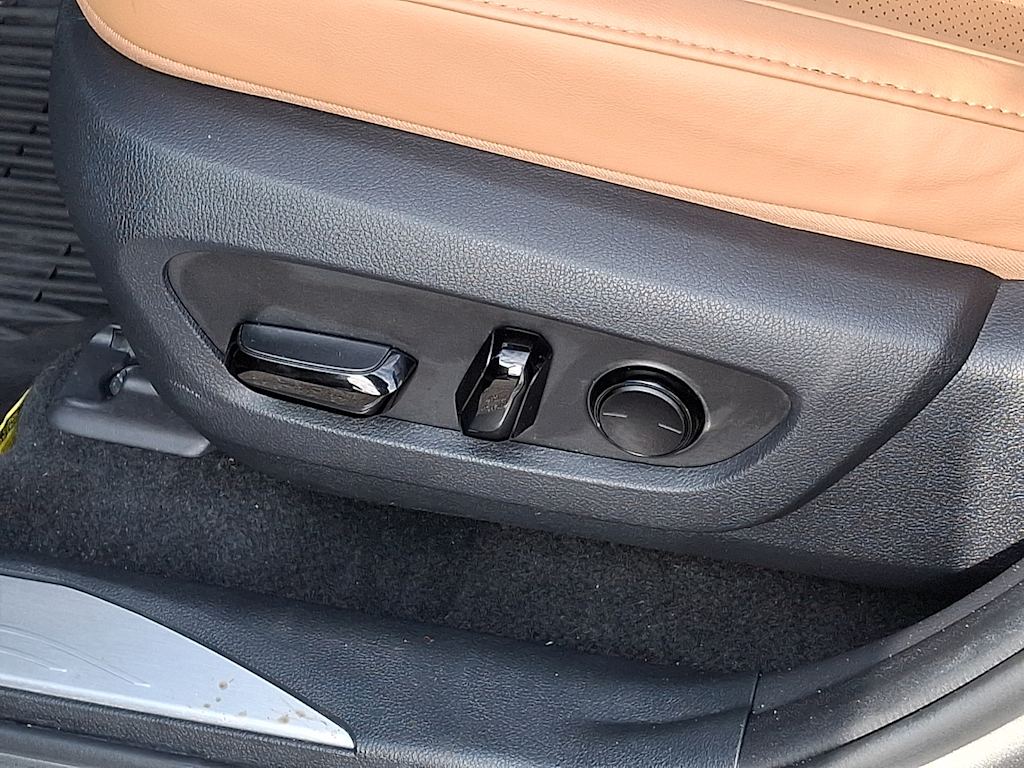 Thumbnail: 2024 Lexus ES - 18