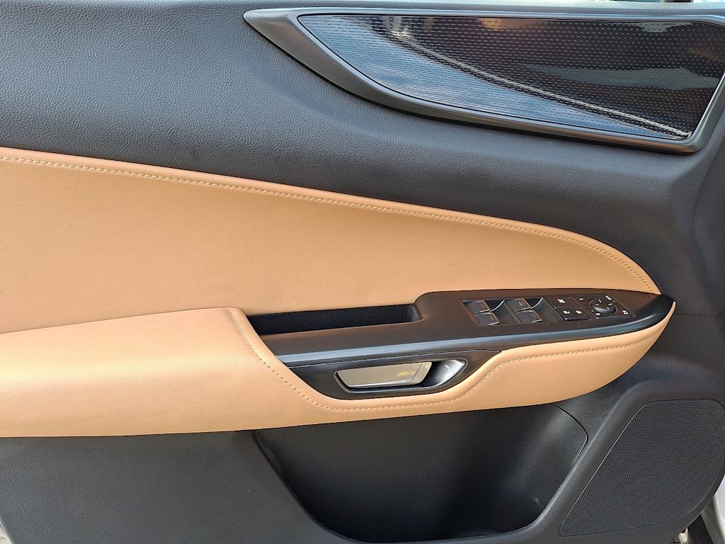 Thumbnail: 2024 Lexus ES - 17