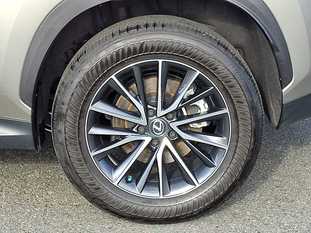 Thumbnail: 2024 Lexus ES - 8