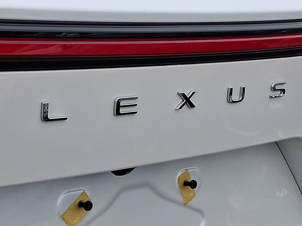 Thumbnail: 2025 Lexus ES - 26