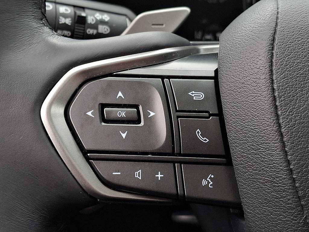 Thumbnail: 2025 Lexus ES - 18