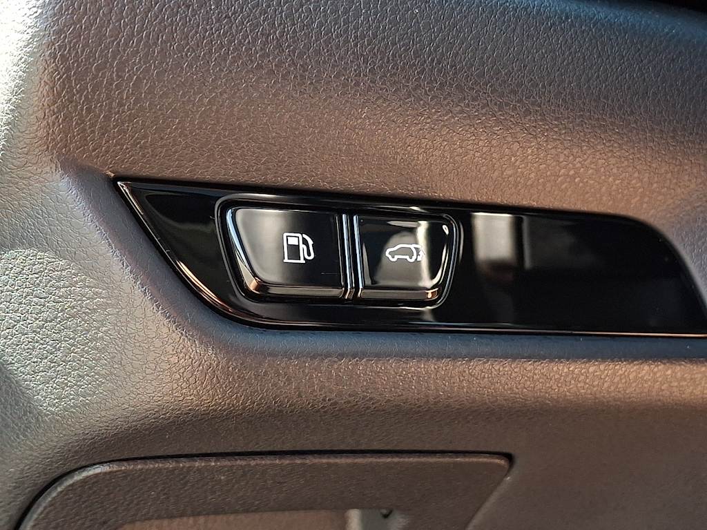 Thumbnail: 2024 Lexus ES - 24