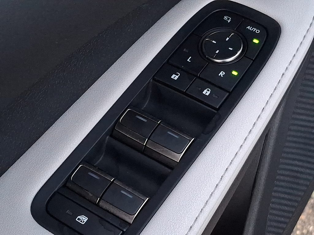 Thumbnail: 2023 Lexus RX - 27