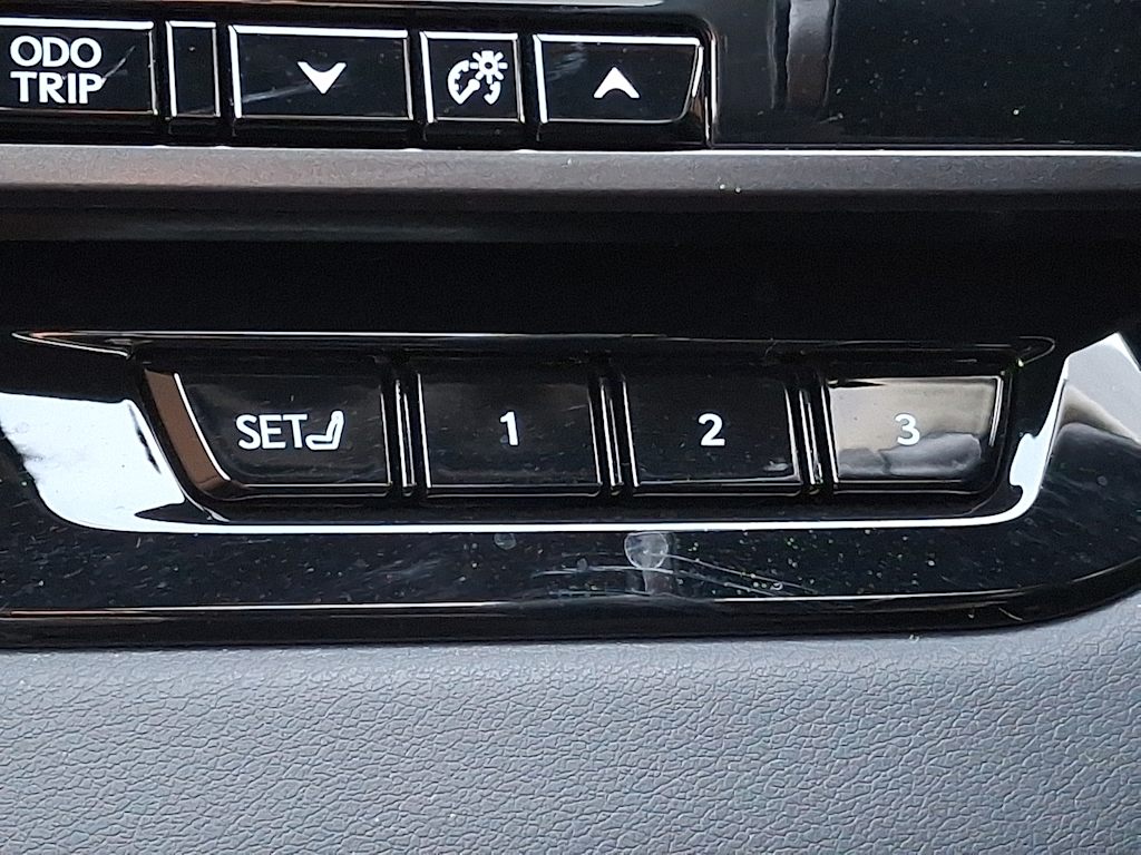 Thumbnail: 2023 Lexus RX - 26