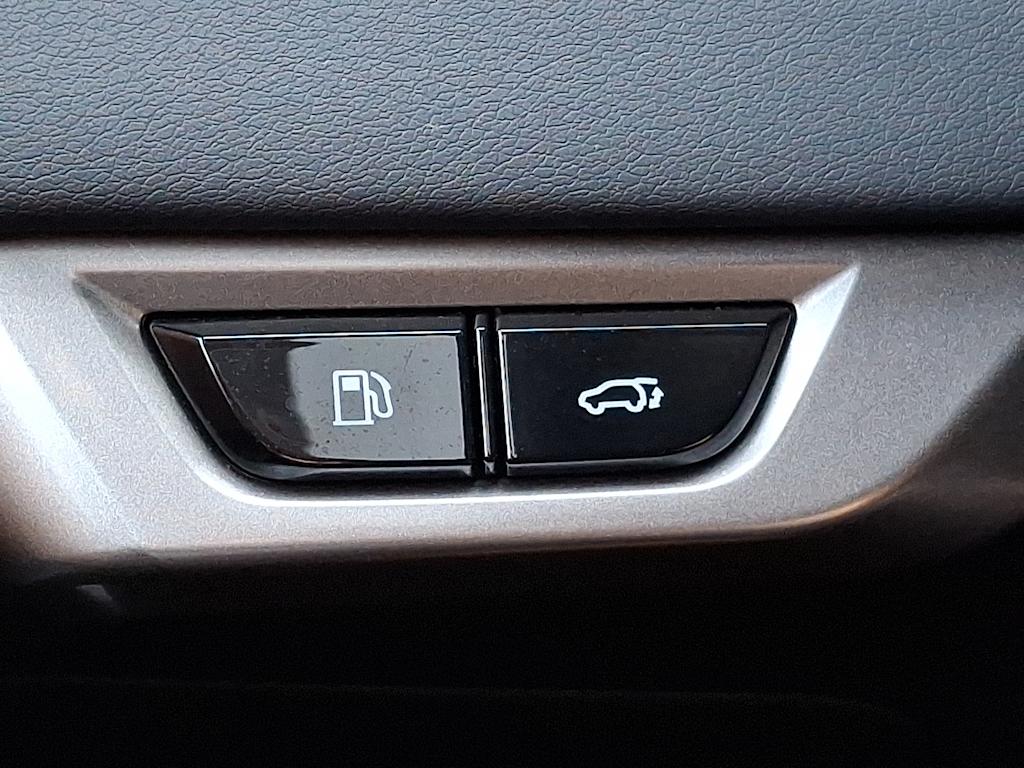 Thumbnail: 2023 Lexus RX - 25