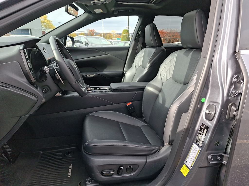 Thumbnail: 2023 Lexus RX - 7