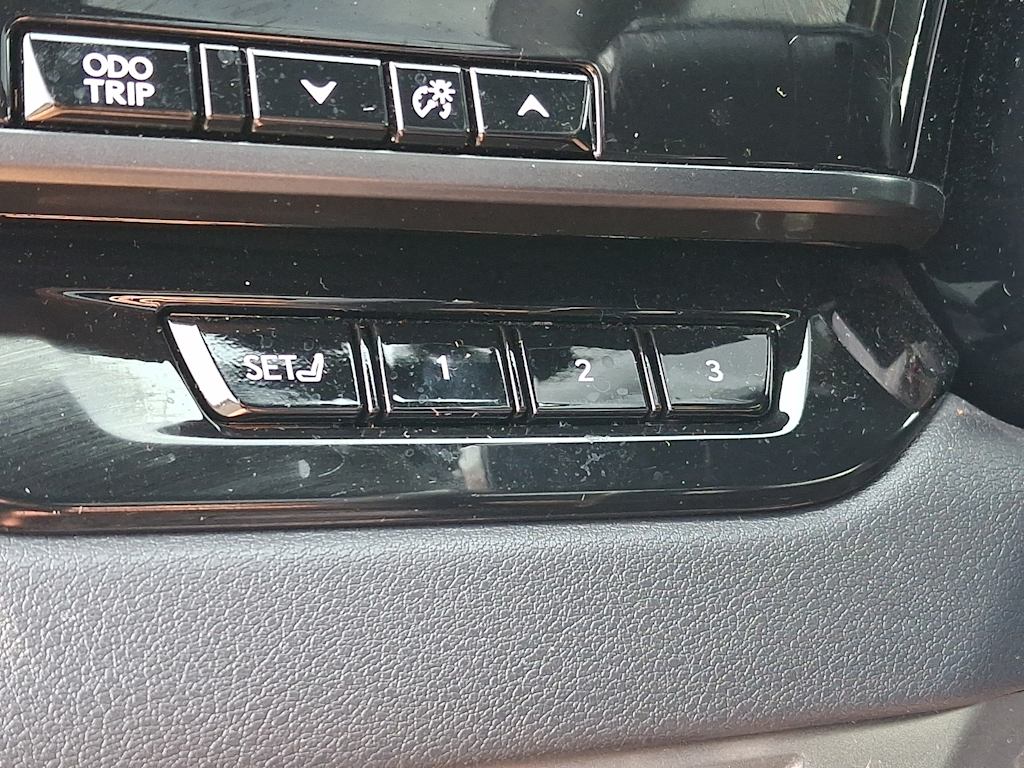 Thumbnail: 2023 Lexus RX - 26