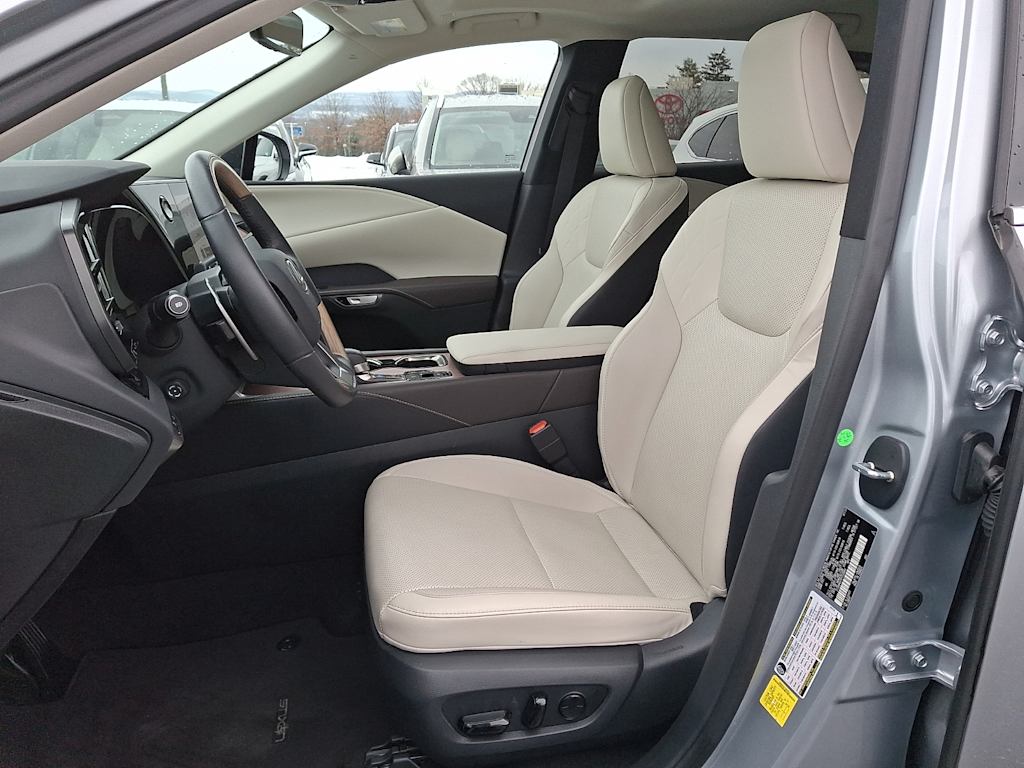 Thumbnail: 2023 Lexus RX - 7