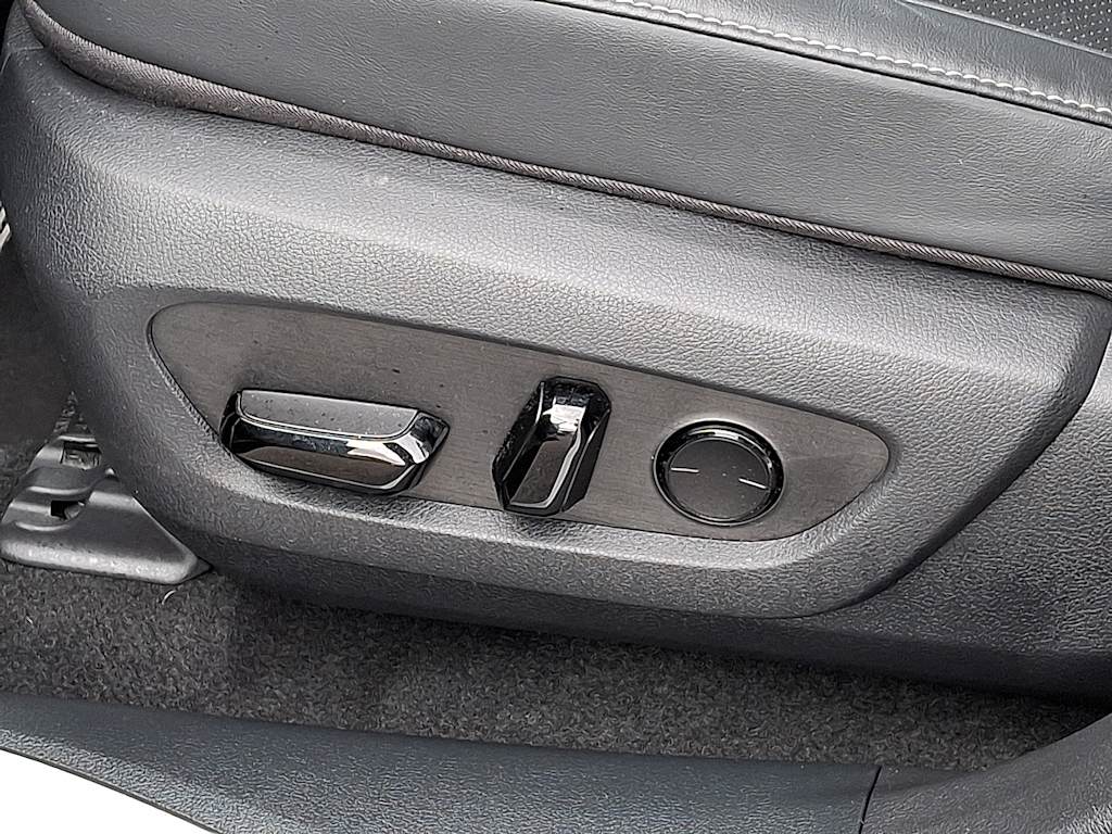 Thumbnail: 2023 Lexus RX - 17