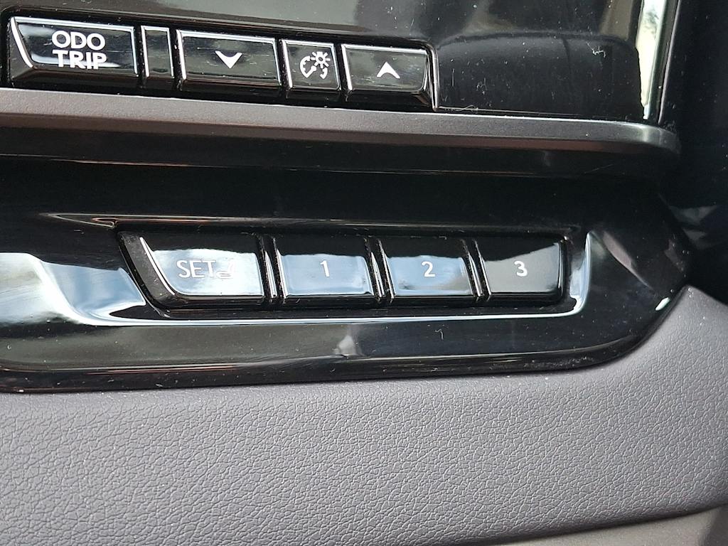 Thumbnail: 2023 Lexus RX - 27