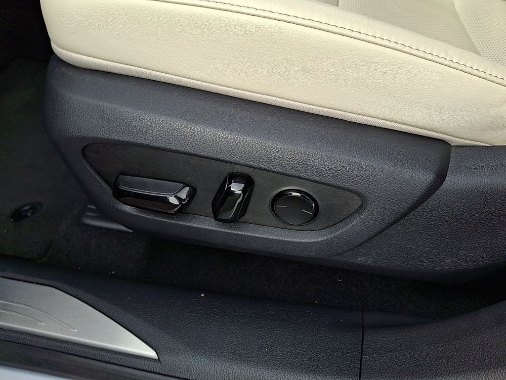 Thumbnail: 2023 Lexus RX - 16