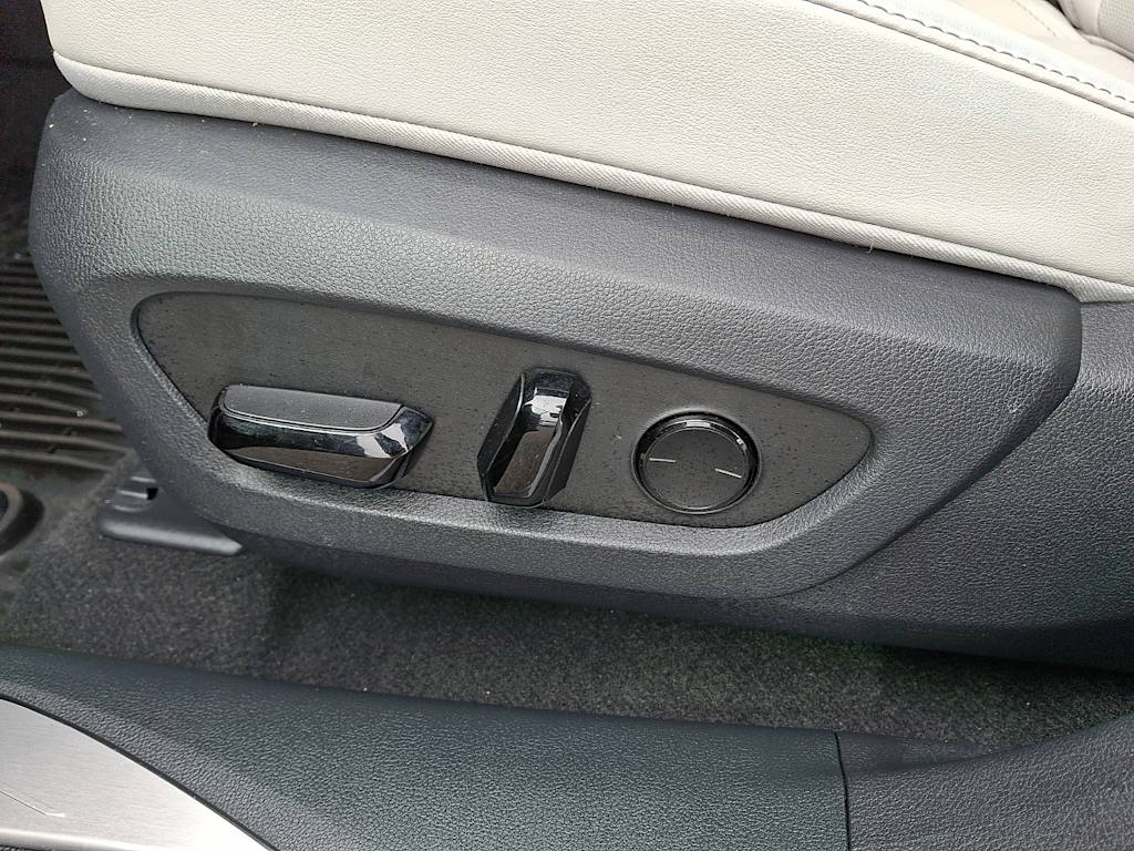 Thumbnail: 2023 Lexus RX - 17