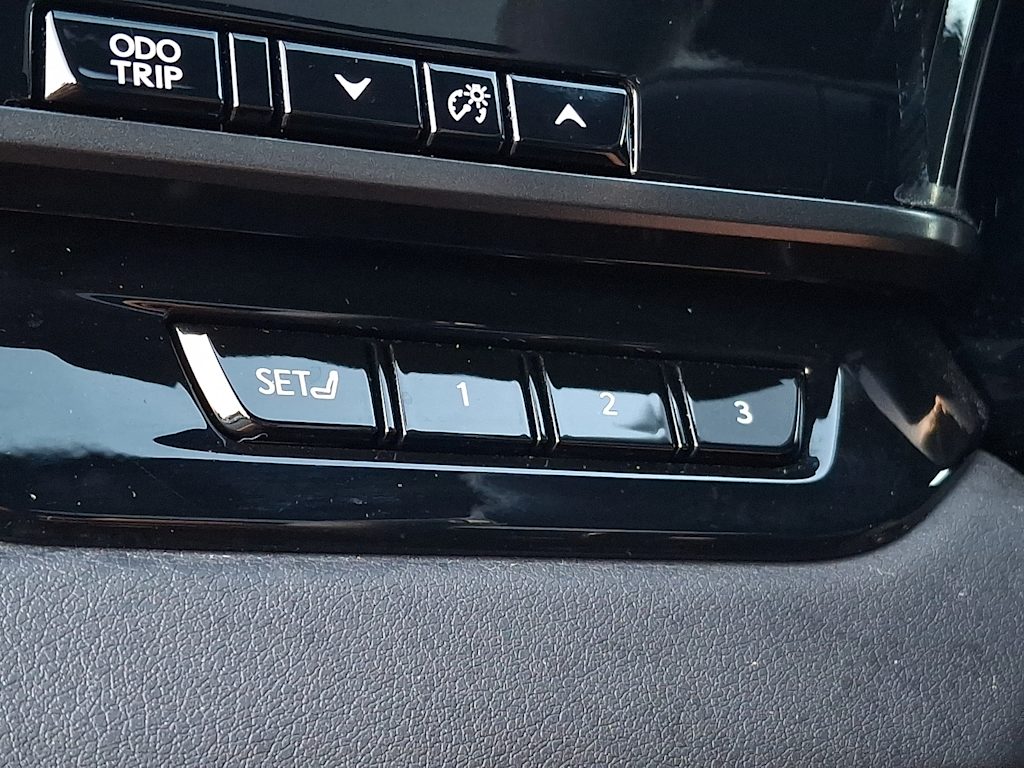 Thumbnail: 2024 Lexus RX - 27