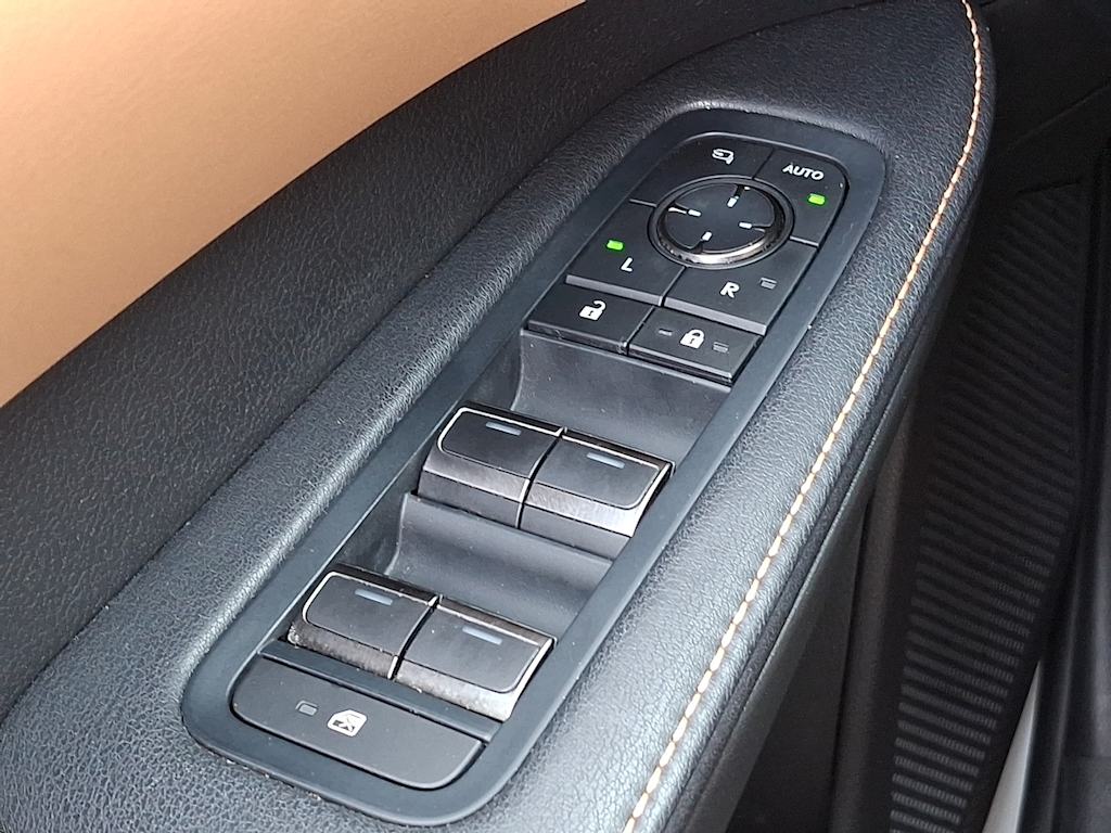 Thumbnail: 2023 Lexus RX - 27