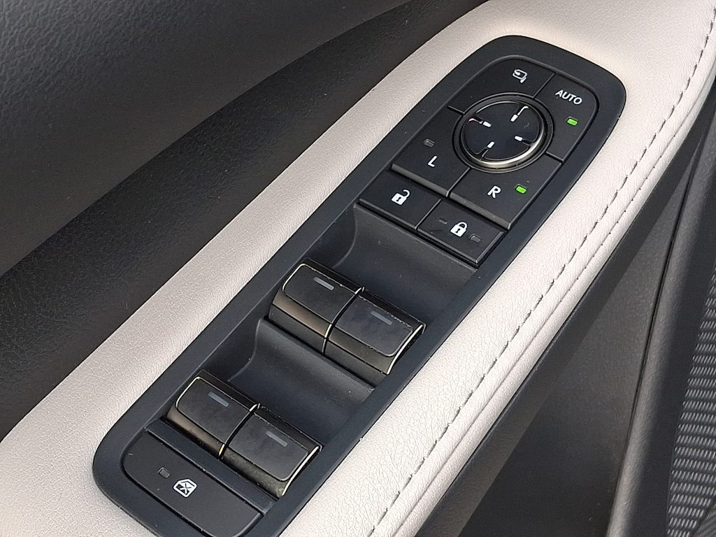 Thumbnail: 2024 Lexus RX - 27