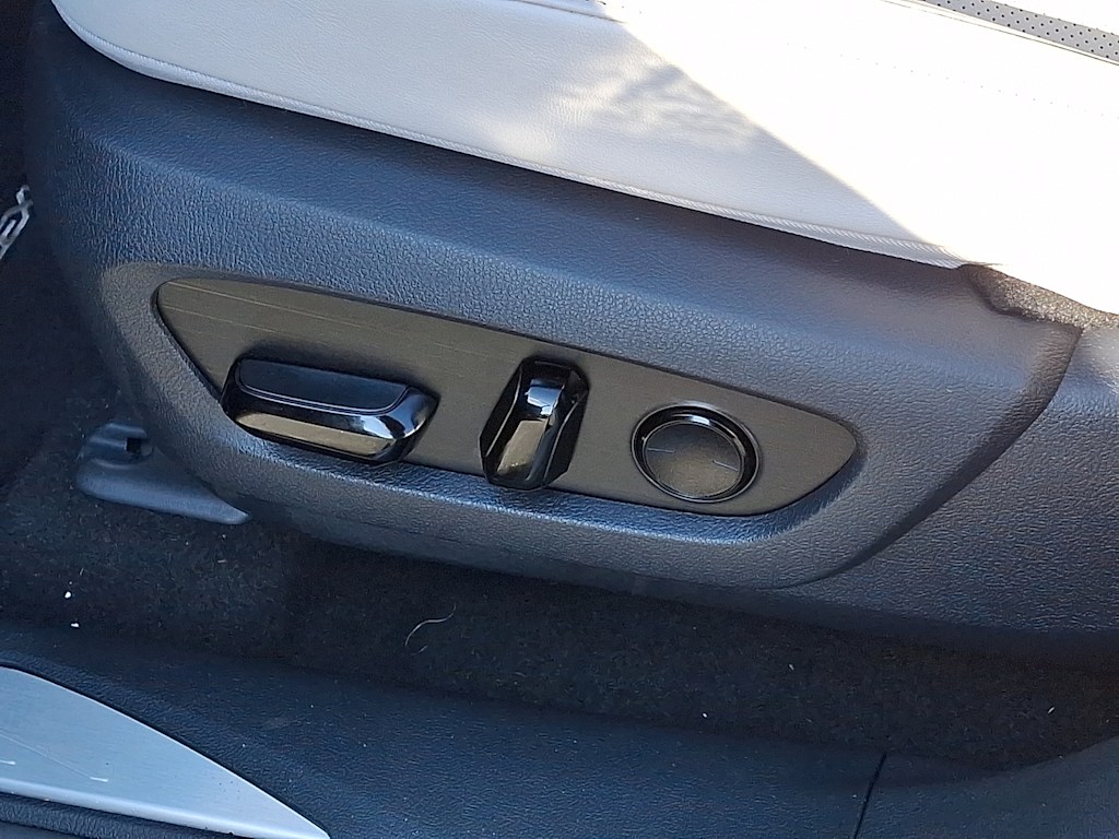 Thumbnail: 2023 Lexus RX - 17