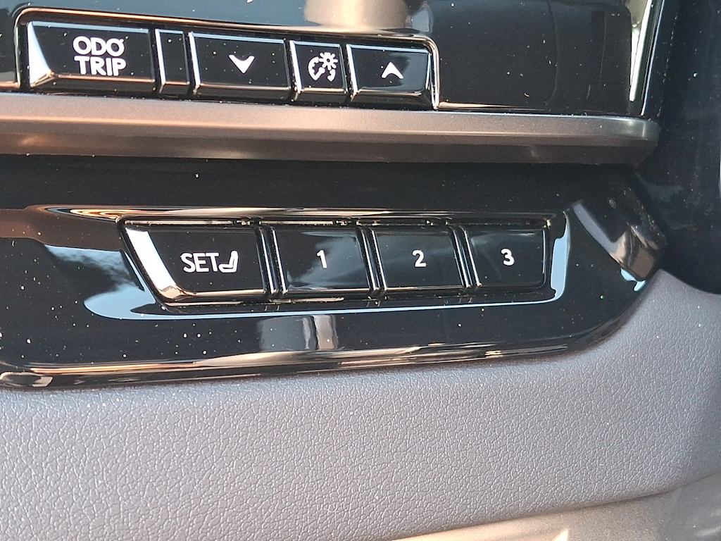 Thumbnail: 2023 Lexus RX - 26